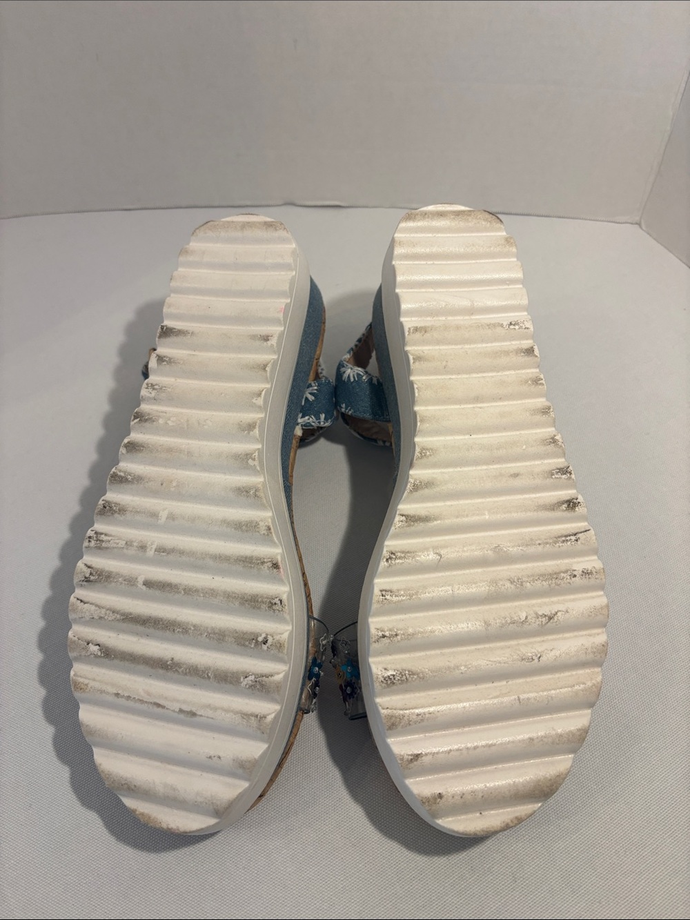 Betsey Johnson cork platform Denim Wedge Sandals with Floral Sequins straps. 9 - Picture 10 of 10